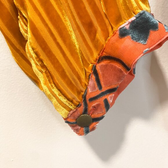 Moulinette Soeurs Velvet Wrap Top by Anthropologie – Size Large - Picture 12 of 14